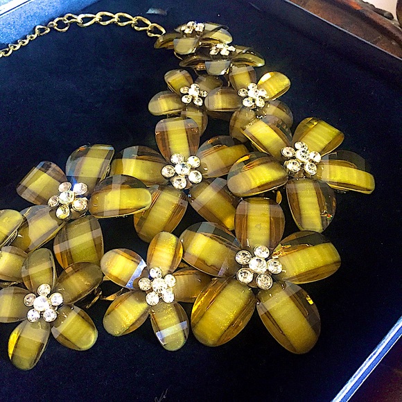 Kenneth Jay Lane Gold Tone Layered Flower Necklace - Picture 2 of 13